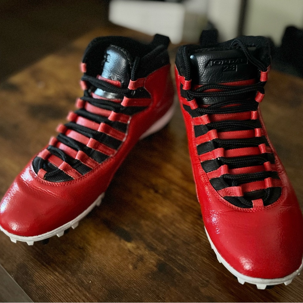 Custom Chicago Bulls Jordan 10 football cleats men’s size 10